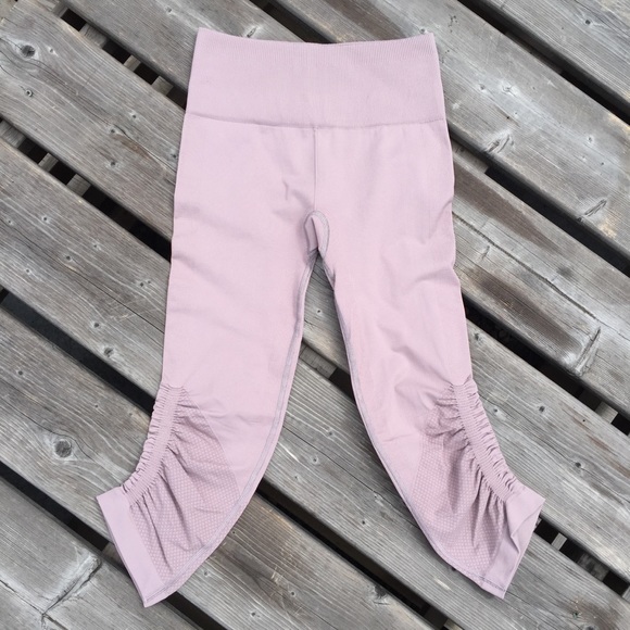 Rare Lululemon Awakening Crop Taryn Toomey Size 4 - Picture 6 of 11